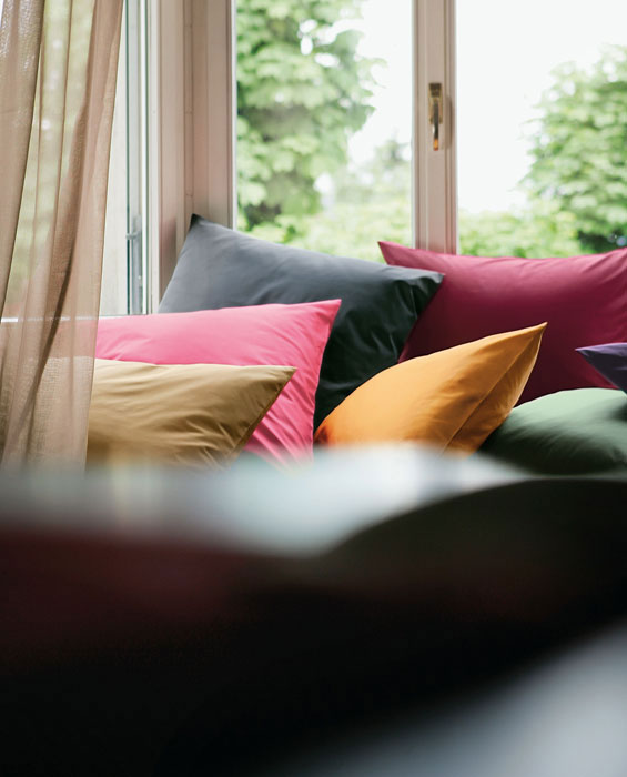 http://www.plumeriabay.com/Images/Schlossberg/Sateen/sateen-lrg.jpg