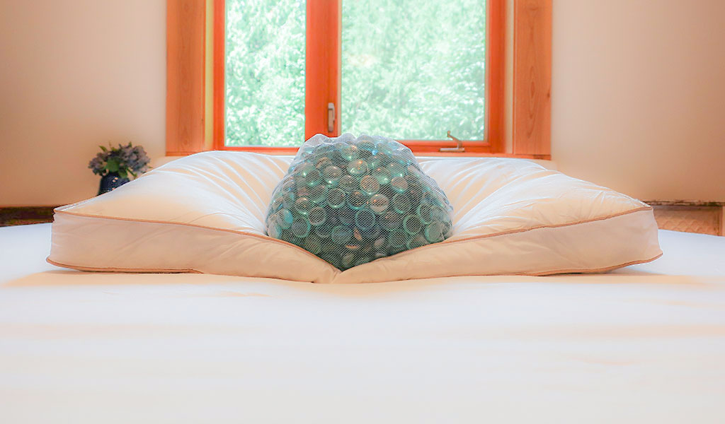 image of a feather pillow with compressed gusset